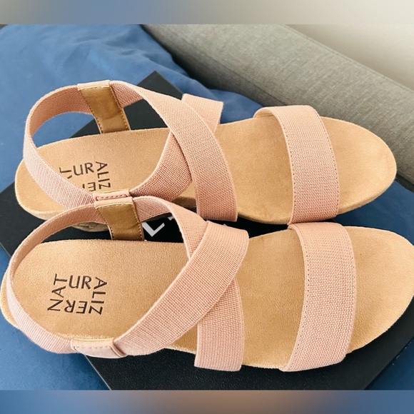 BRAND NEW Naturalizer Sandals (Morocco Pink) with box - Picture 4 of 5